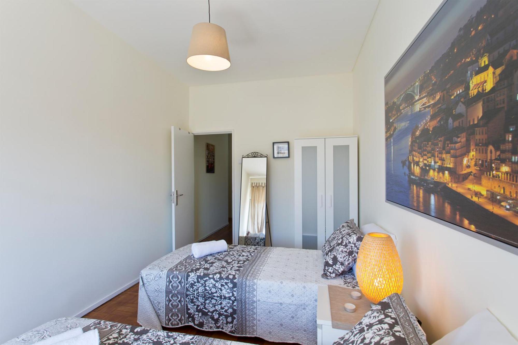 Апартаменты Sweet Flats With Netflix - Bolhao City Center Порту Номер фото